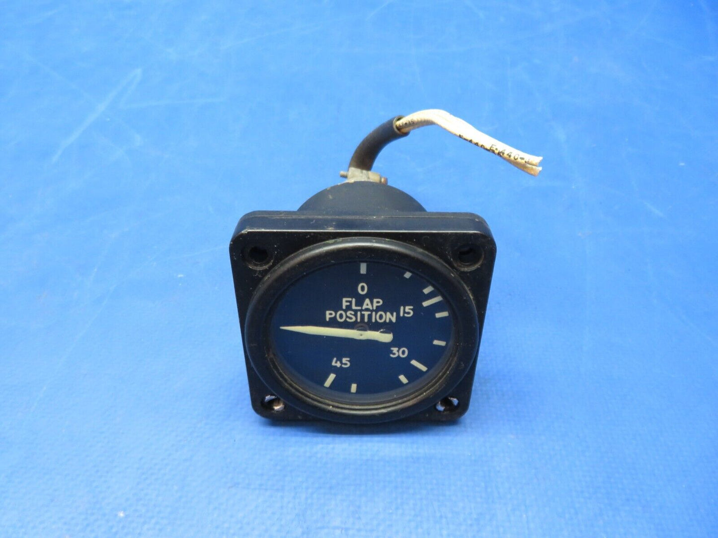 Early Cessna 310 / 310B GE Flap Position Indicator 28v P/N 8DJ48GCY (1023-284)
