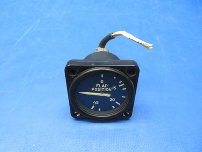 Early Cessna 310 / 310B GE Flap Position Indicator 28v P/N 8DJ48GCY (1023-284)