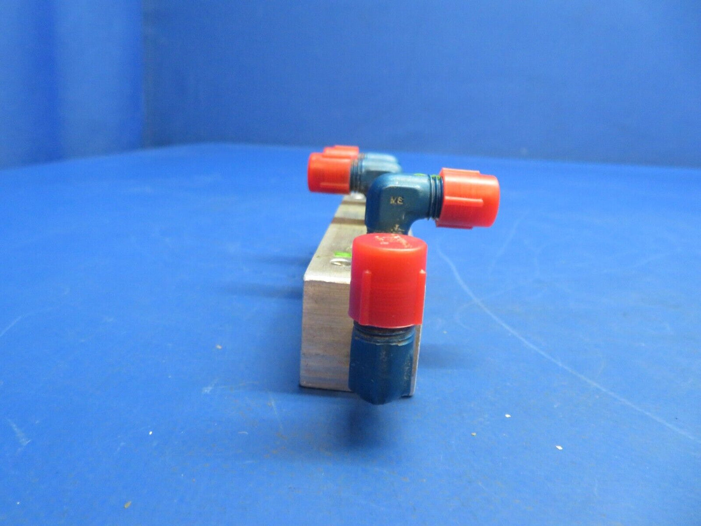 Piper PA-28R-201T Hydraulic Manifold RH P/N 67521-00, 67521-000 (1122-701)