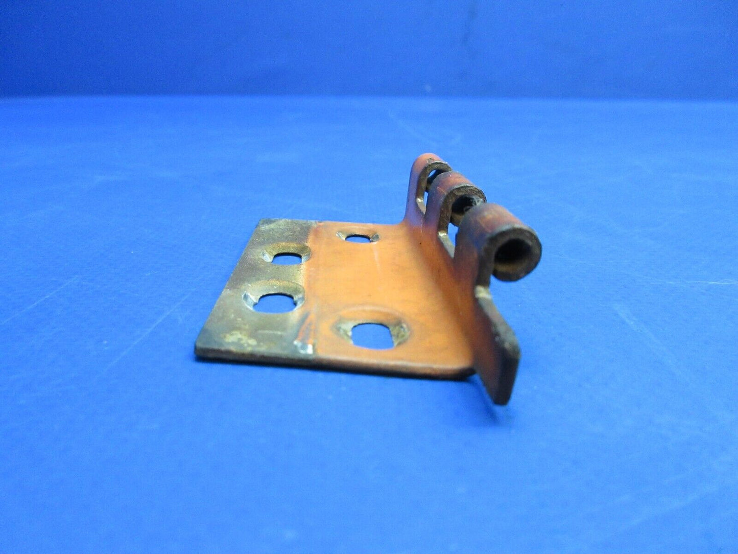 Cessna 188B AGpickup Cabin Door Hinge Half LWR LH & RH P/N 1610017-3 (0723-223)