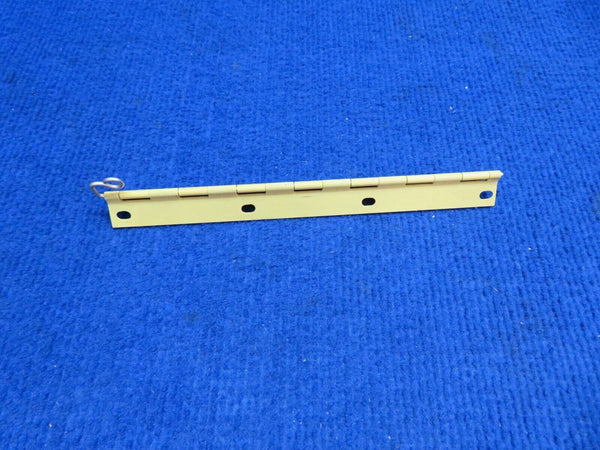 Cessna Hinge w/ 8130 P/N 0523816-1 NOS (0722-459)