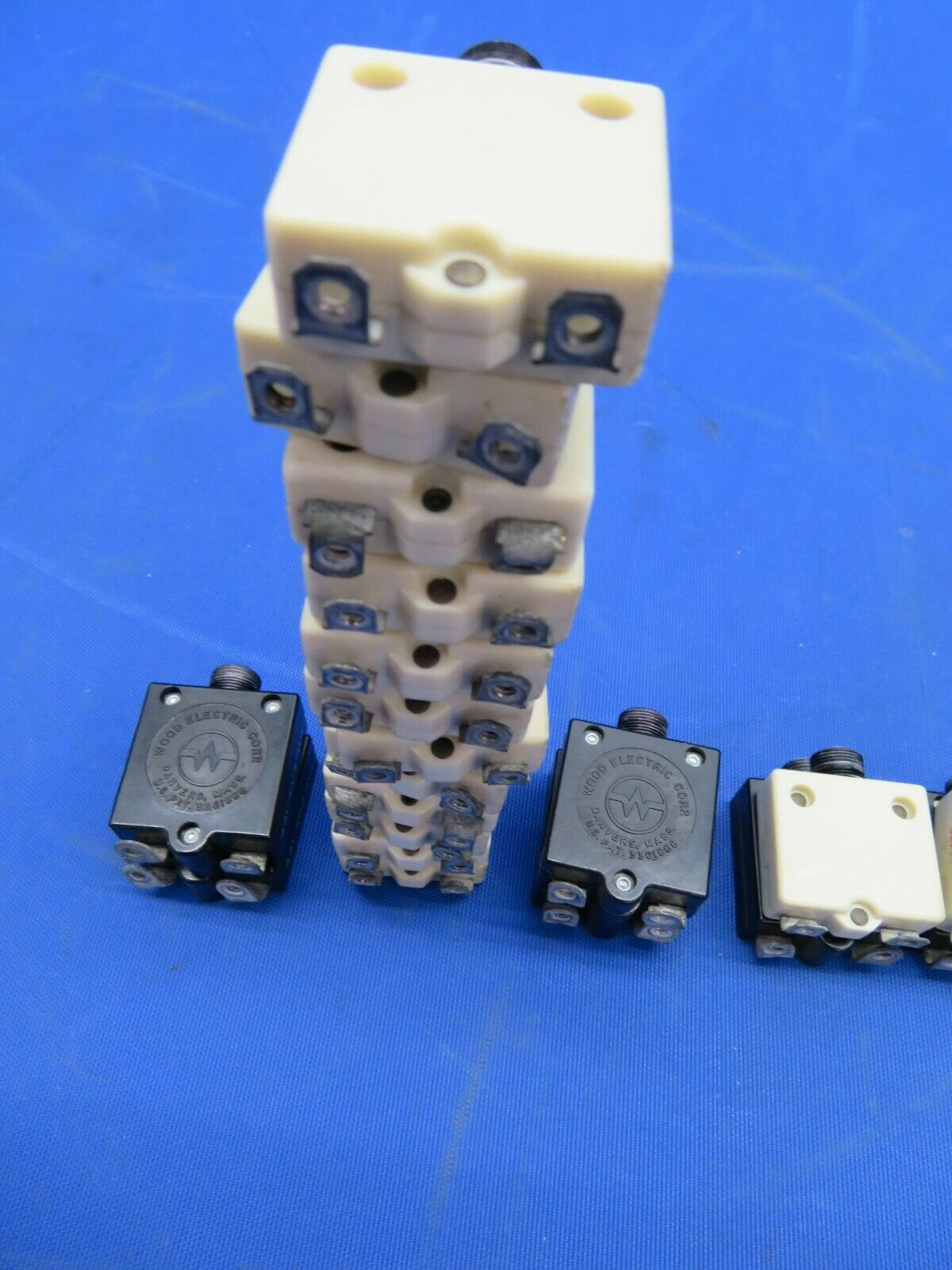 Rockwell Commander Assorted Circuit Breakers LOT OF 23 (1120-06)