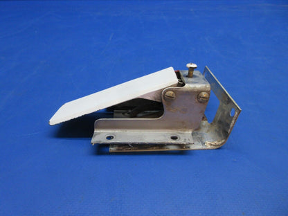Piper PA-28-236 Dakota Cabin Door Latch Handle w/ Cover P/N 79530-02 (0623-269)