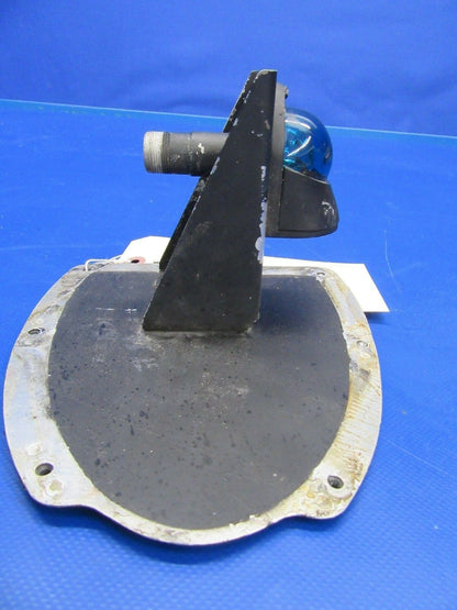 Cessna 310 Wing Nav Light & Bracket Green P/N 0823200-2 & 5618106-17 (0118-03)