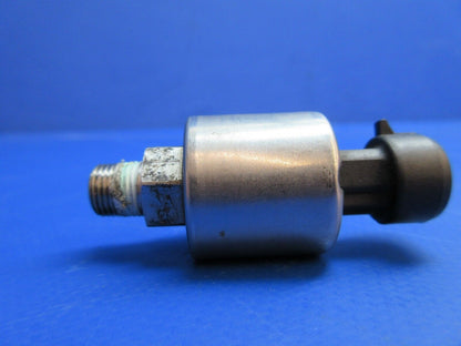 Cirrus SR-22 Oil Pressure Transducer P/N 12635-00 (1023-776)