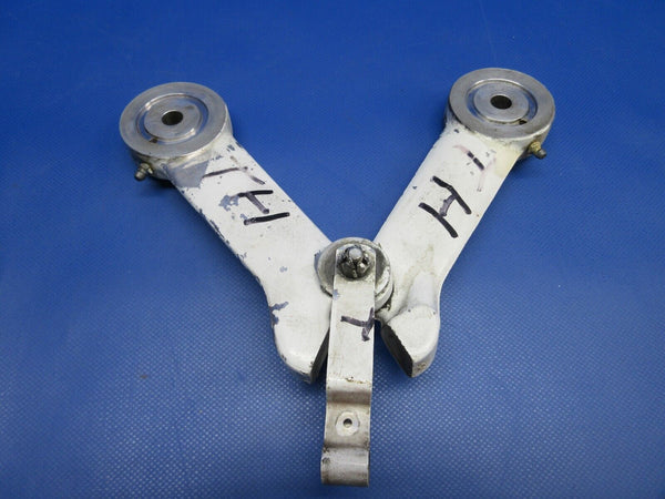 Piper PA-28 Main Gear Torque Link "Old Style" Assembly P/N 65691-00 (0224-1328)