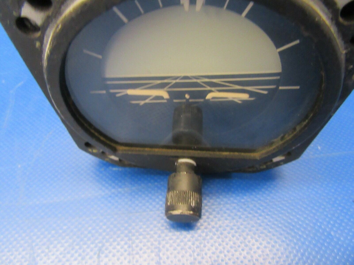 ARC G-519B-1 Attitude Gyro 8* Tilt Panel 37570-0002, 300-2CF (1019-58)