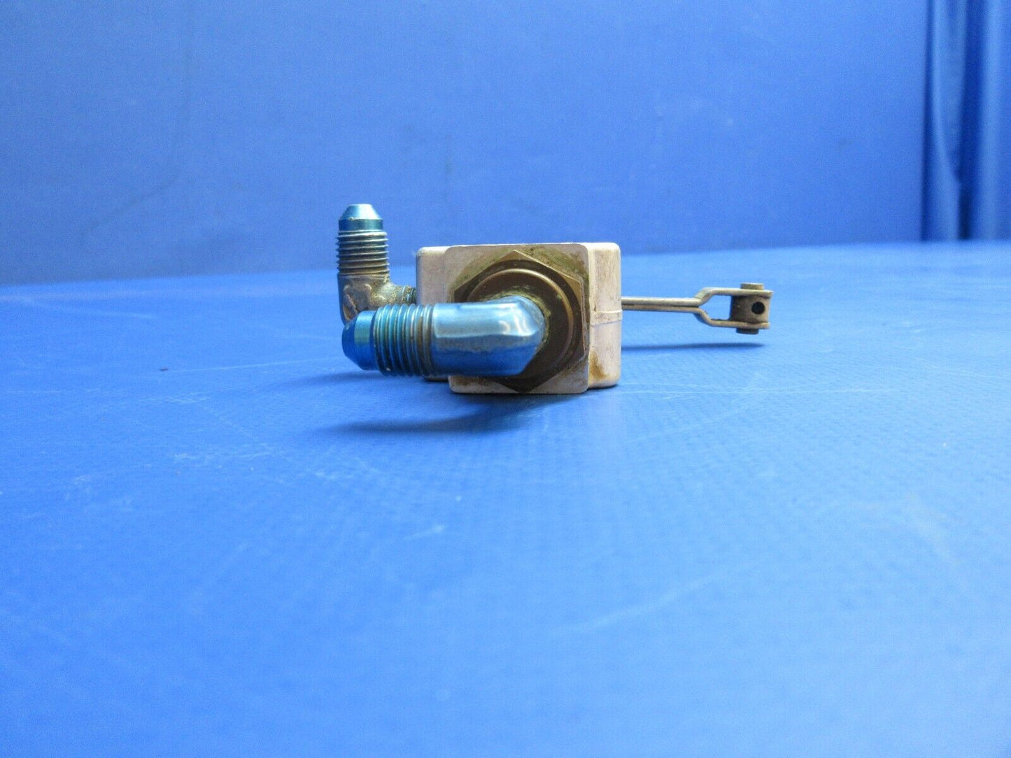 Beech C-35 Hoof A53T Parking Brake Valve P/N 35-815018 (1023-775)