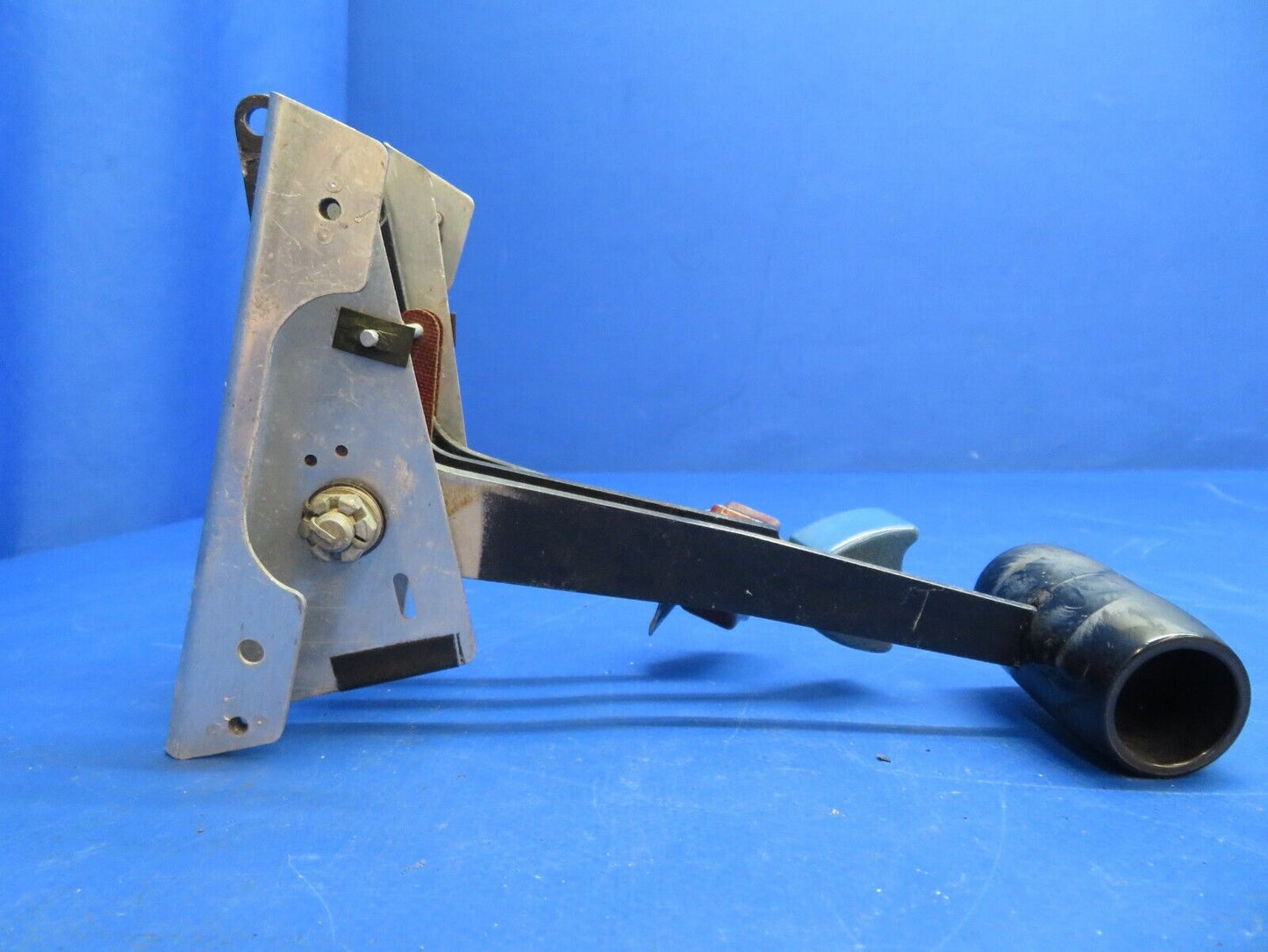 Piper PA-28-201T Dakota Engine Control Quadrant Assy P/N 67210-04 (1222-692)