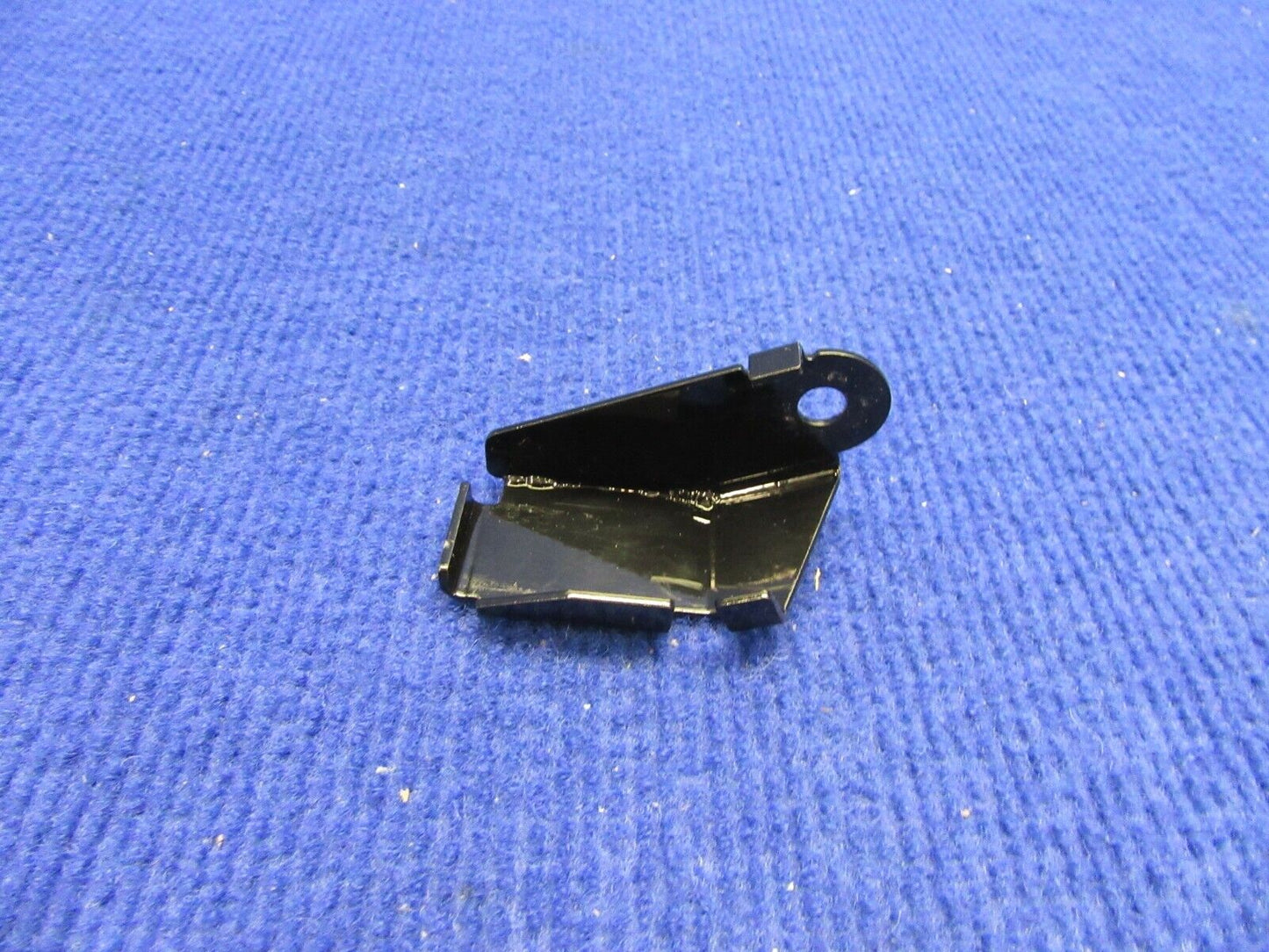 Cirrus SR-22 Door Catcher / Diverter LH P/N 17582-003 (1221-584)