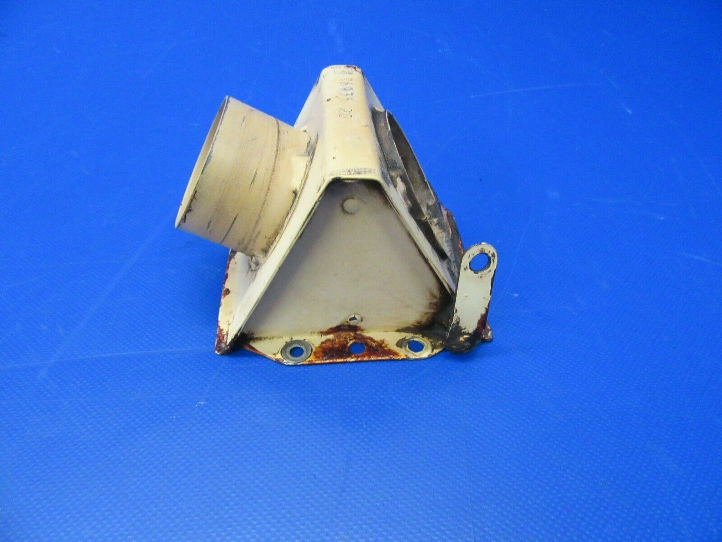 Bellanca 17-30A Super Viking Air Valve LWR LH P/N 196935-20 (0819-220)