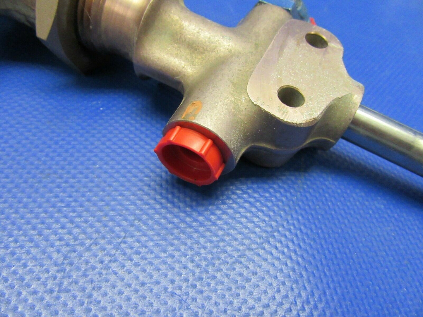 Cessna T210N Main Gear Down Lock 1280120-4 (0321- 408)