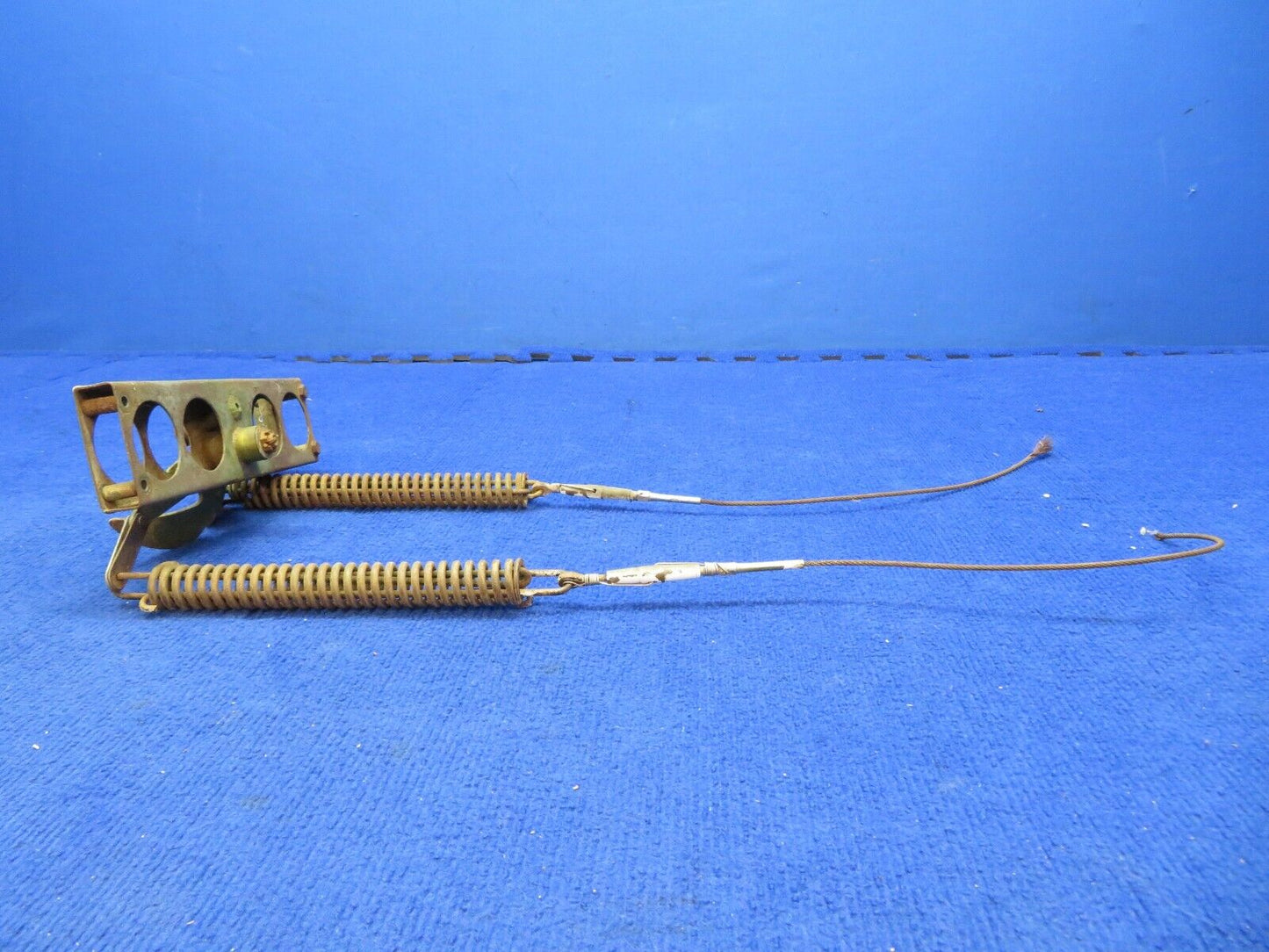Cessna 310 Nose Gear Steering Yoke and Weld P/N 0813150-28 (0622-536)