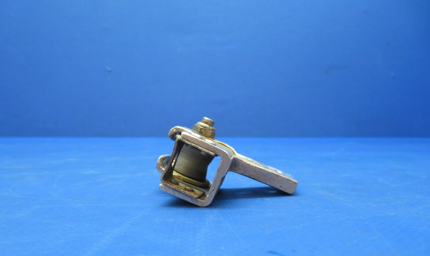 Cessna 172 Wheel Housing Front Seat P/N 0700645-1 (0723-402)