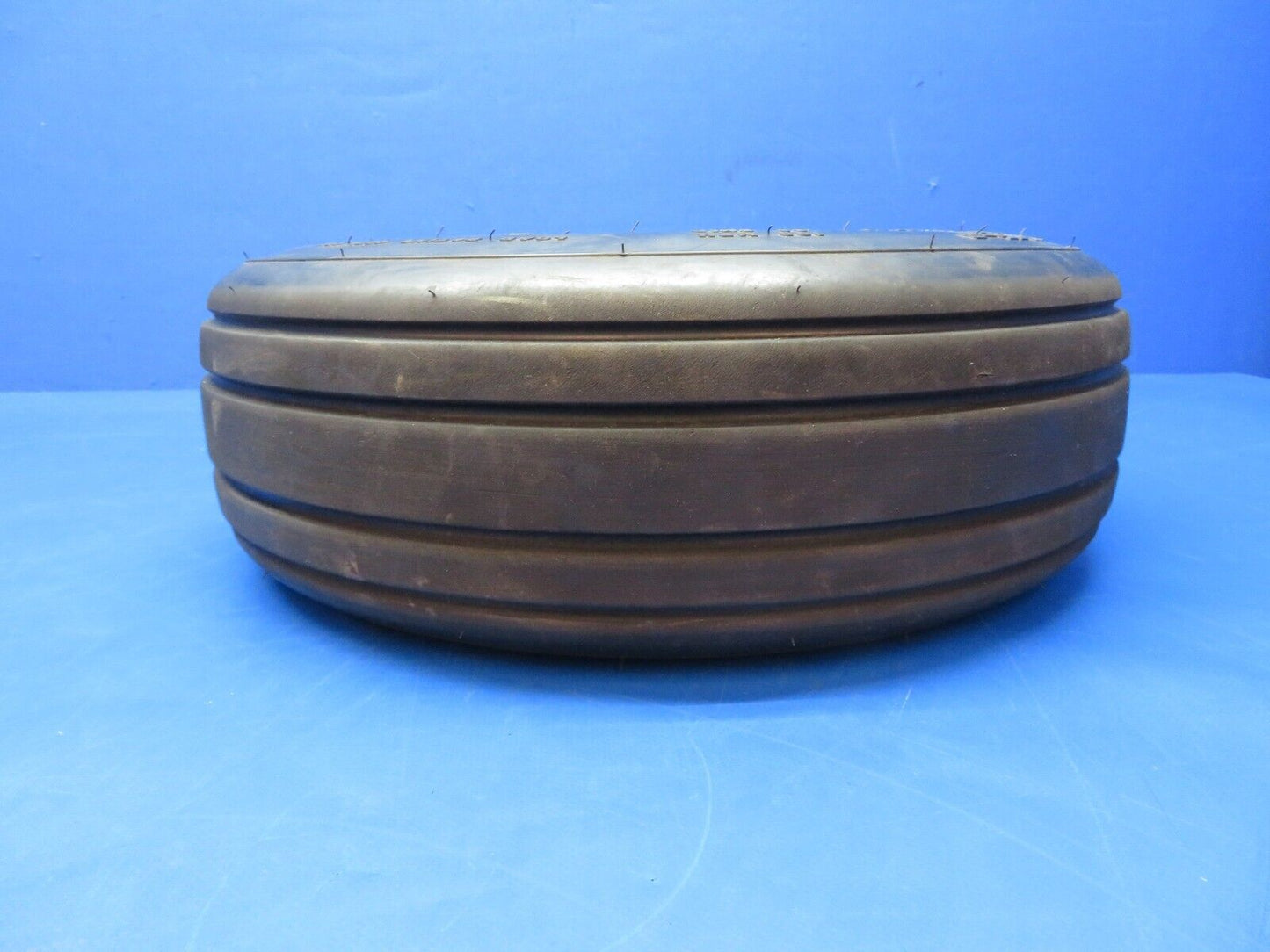 Goodyear 19.5x6.75-8 Rib Tire 10 Ply P/N 196K08-9 (0523-649)