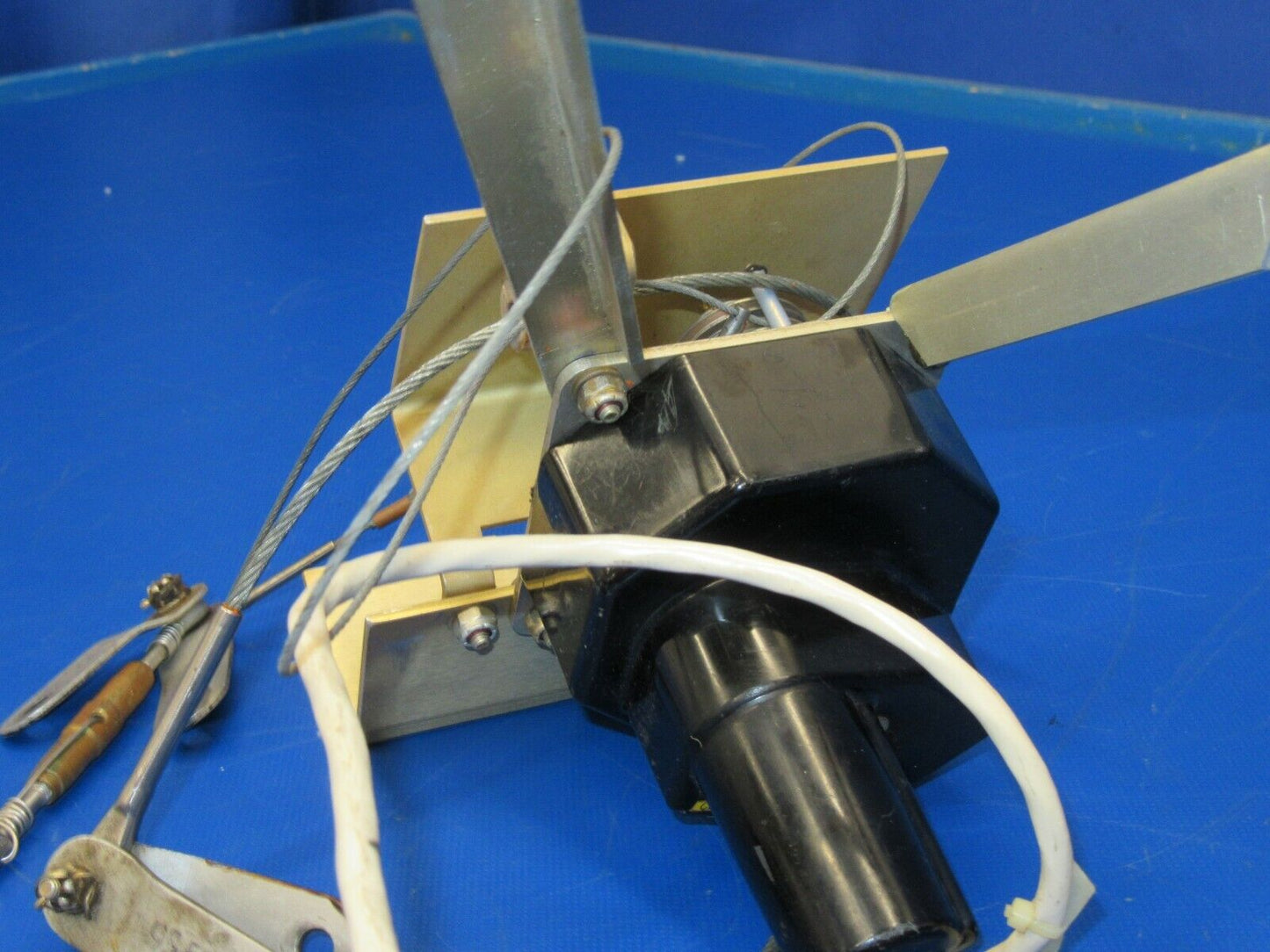 Bellanca 17-30A Super Viking EDO-AIRE Trim Servo 1C363-1-233R (0919-45)