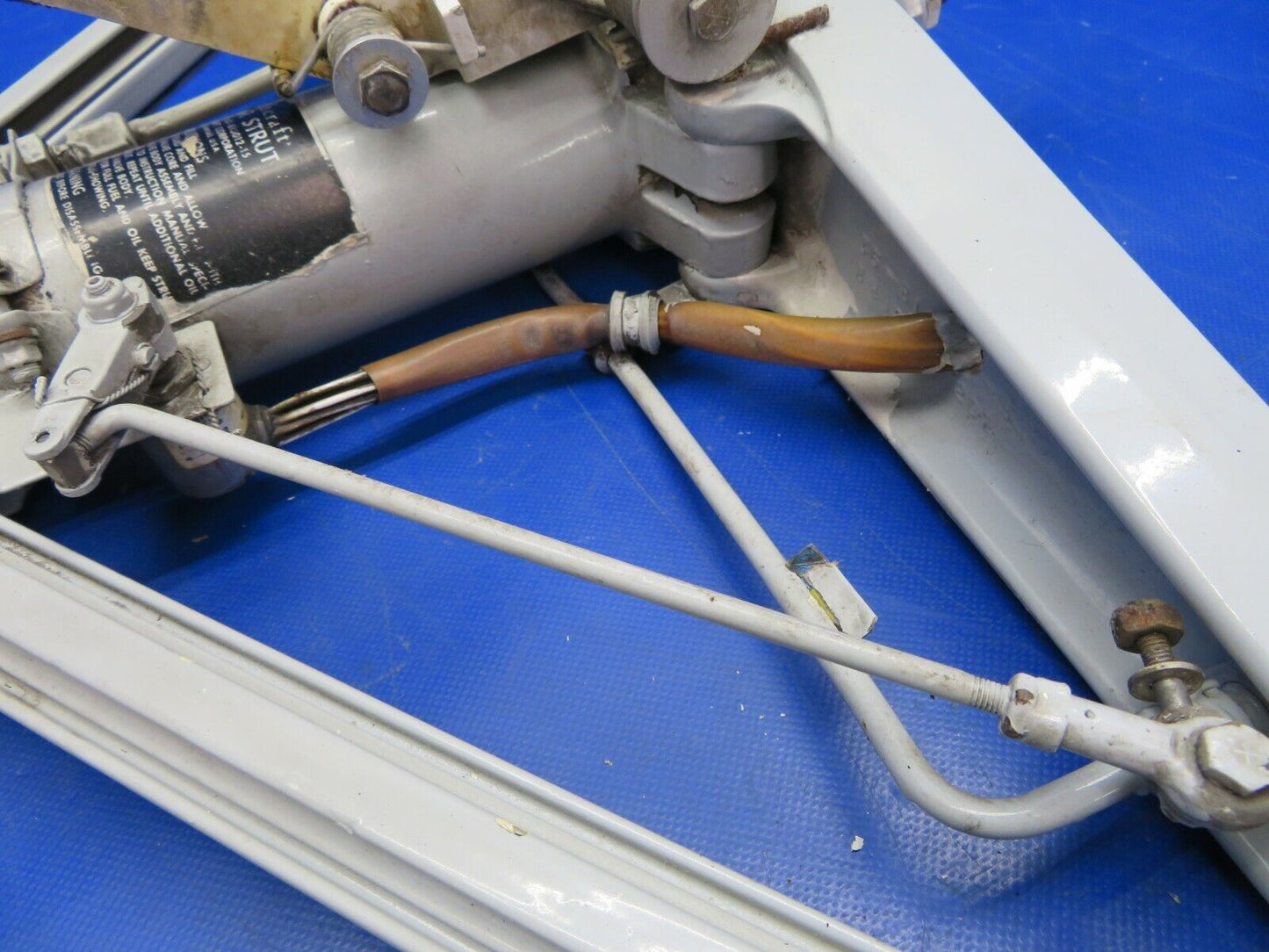 Beech 58P Landing Gear Brace & Strut LH P/N 60-810014-1, 35-815251-9 (0620-567)