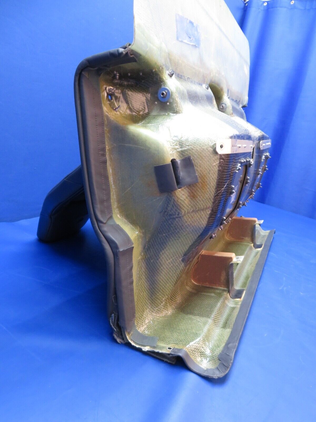 Diamond DA-42 Rear Seat Assy P/N D60-2521-00-00_1 Dark Grey Leather (0623-464)