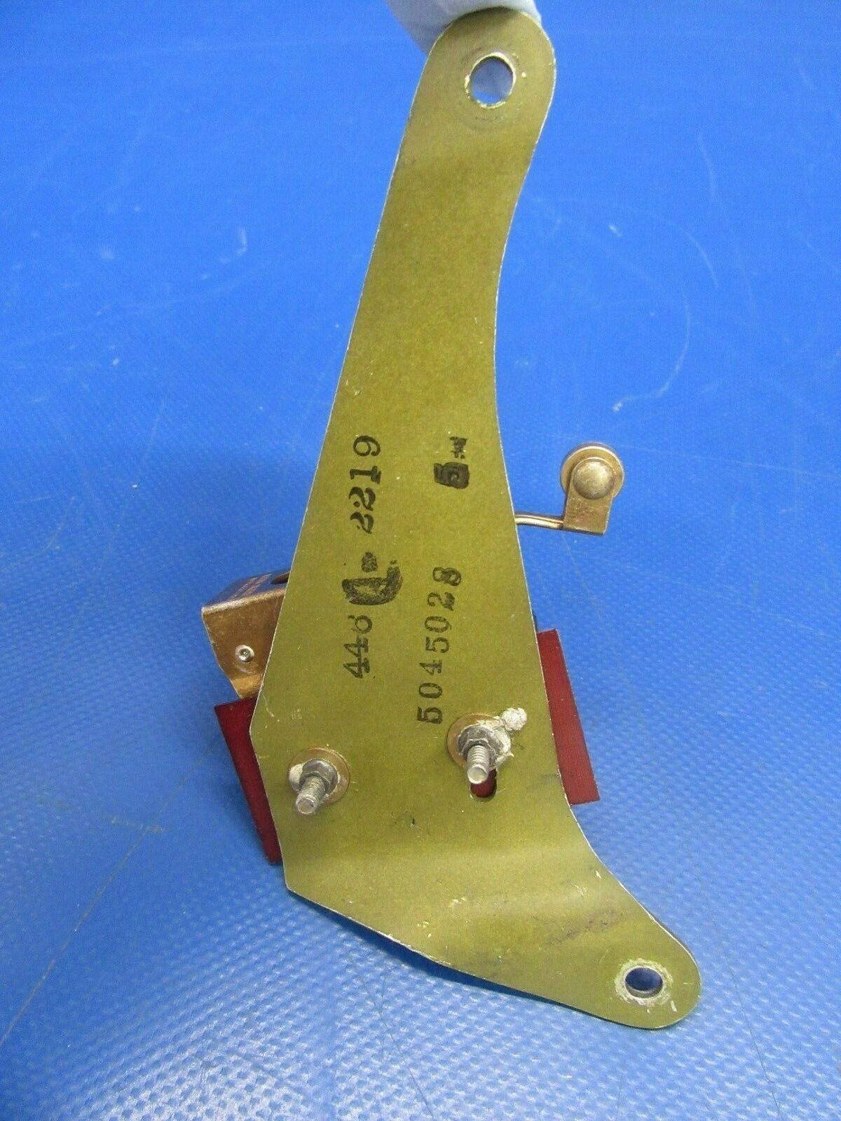 Cessna 310 R Up Limit Switch & Bracket BZ7RT04 & 5045028-5 (0219-260)