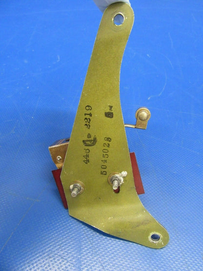 Cessna 310 R Up Limit Switch & Bracket BZ7RT04 & 5045028-5 (0219-260)