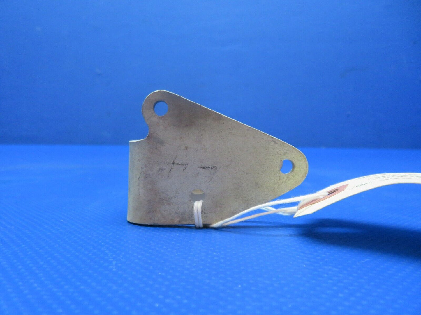 Beech 33 / 35 180 Degree Cabin Door Hinge P/N 35-590044-4 NOS (1223-193)