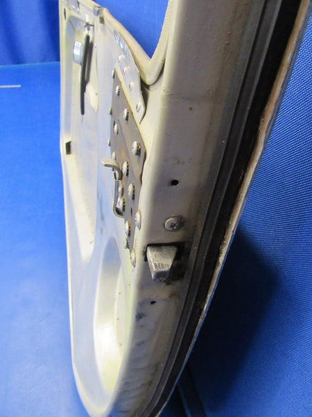 1975 Cessna 150 Cabin Door RH w/ Hinges & Door Latch P/N 0417008-206 (0918-58)