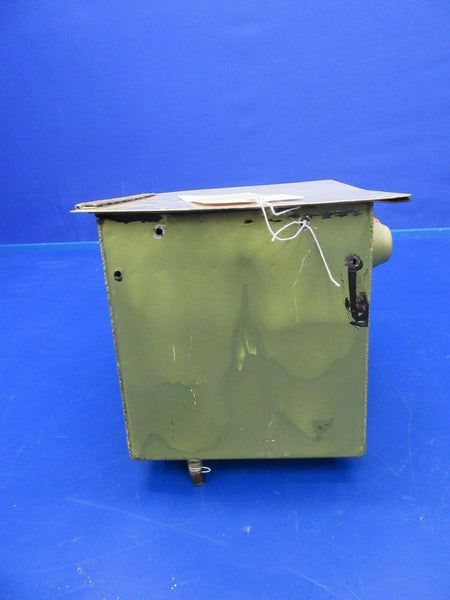 Beech Baron 58P Battery Box w/ Lid Holds 2 G25 P/N 002-400001-53 (0318-252)