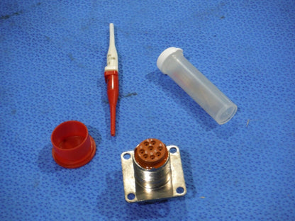 Matrix Circular Connector  P/N MS3472L12-8S  (1015-37)