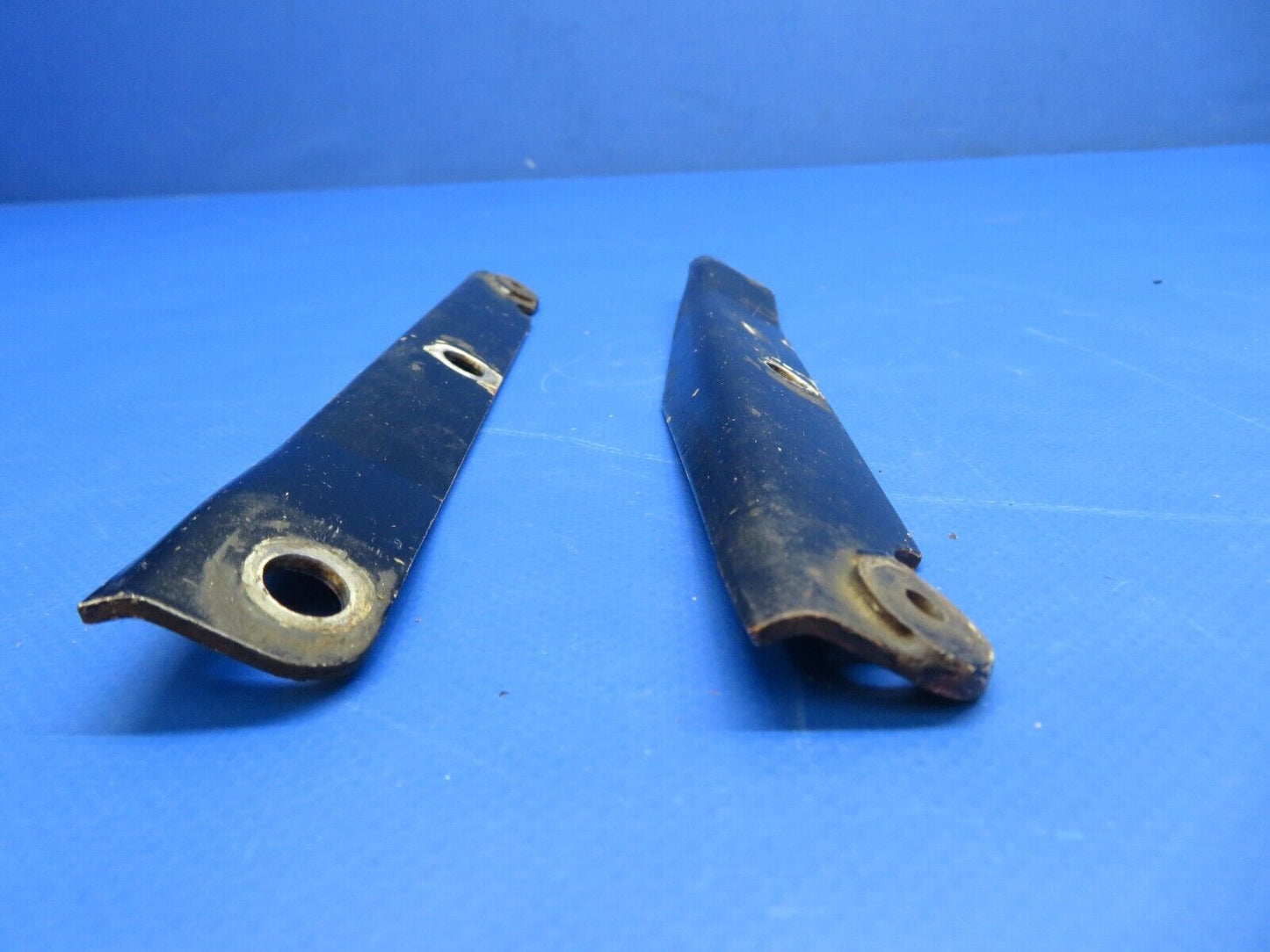 Bellanca 17-30 Viking Main Gear Bracket Static Cable L & R P/N 194083 (0922-653)