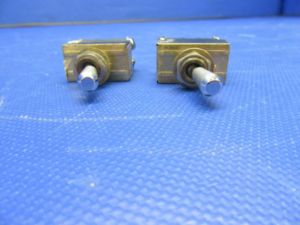 Beech 95-B55 Baron Toggle Switch P/N 35-380053-7, 8906K1070 LOT OF 2 (0621-654)