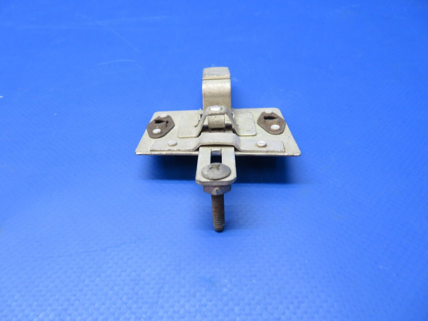 Cessna Thumb Door Latch P/N 0411590-1 (1122-318)