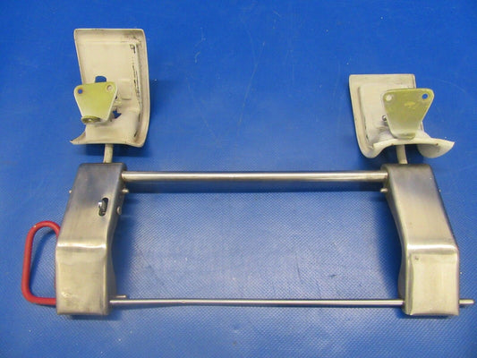Beech Baron Window Latch Assy LH P/N 35-410291-631 (0218-222)