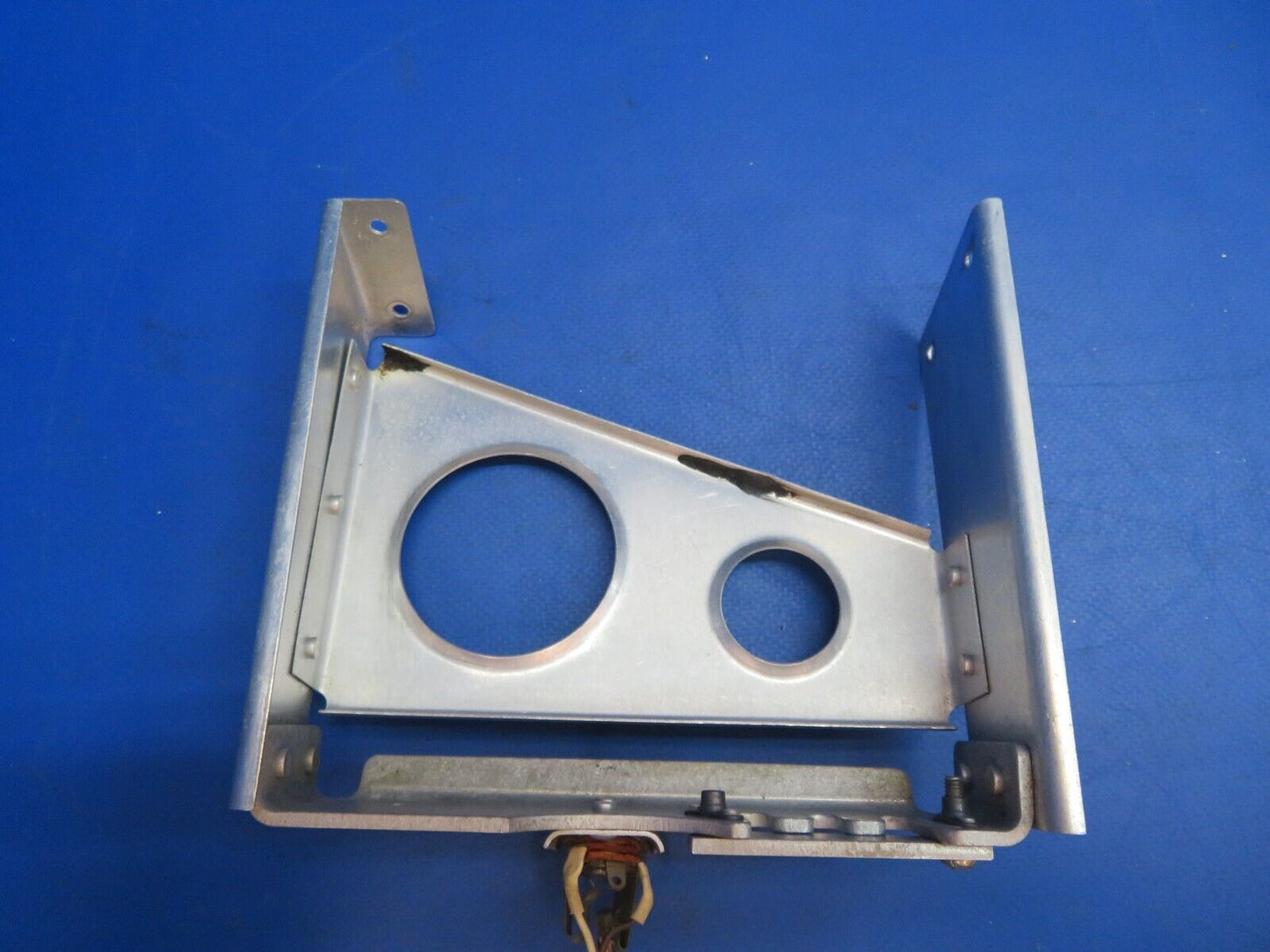 Piper PA-28R-201T Engine Control Bracket & Support P/N 67224-03 (1222-686)