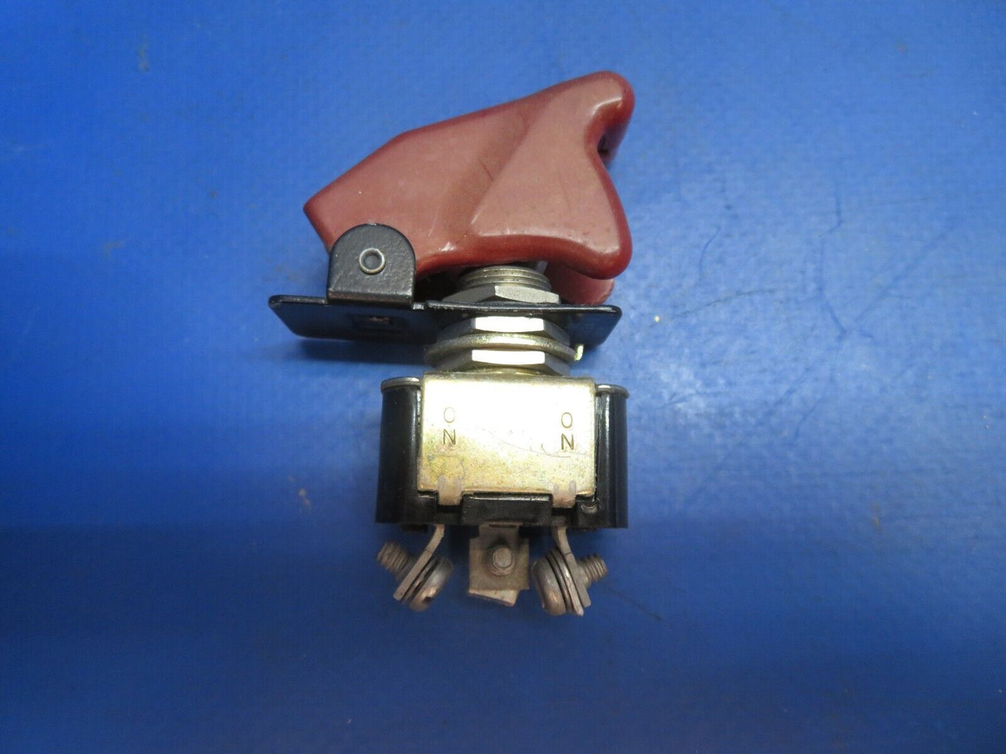 Piper Aerostar 602P Toggle Switch P/N MS25125-C3, MS35058-22 LOT OF 9 (0123-970)