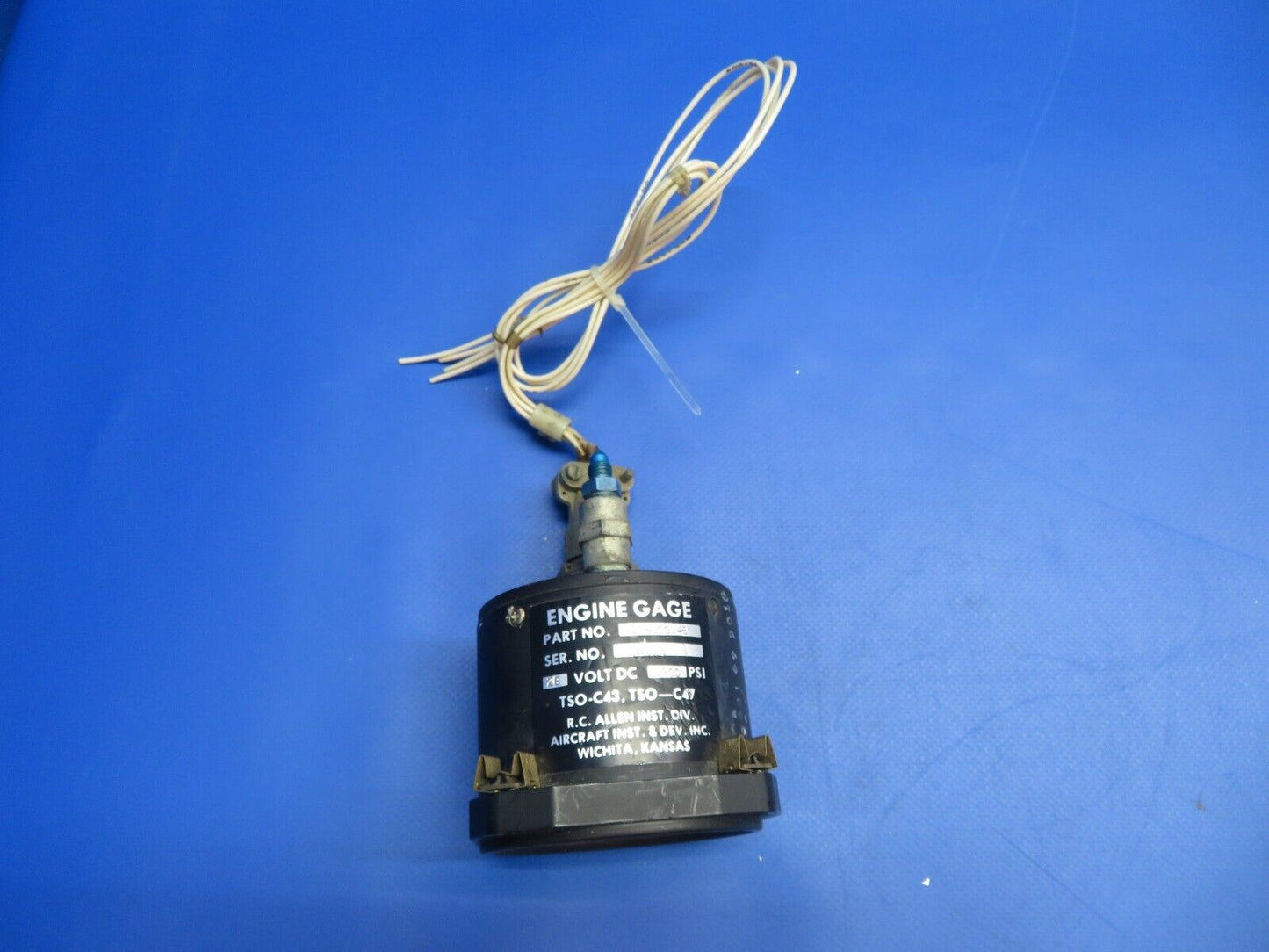 Piper Aerostar 602P R.C Allen 3 in 1 Engine Gauge 28 V P/N 18-1000-8 (1022-601)