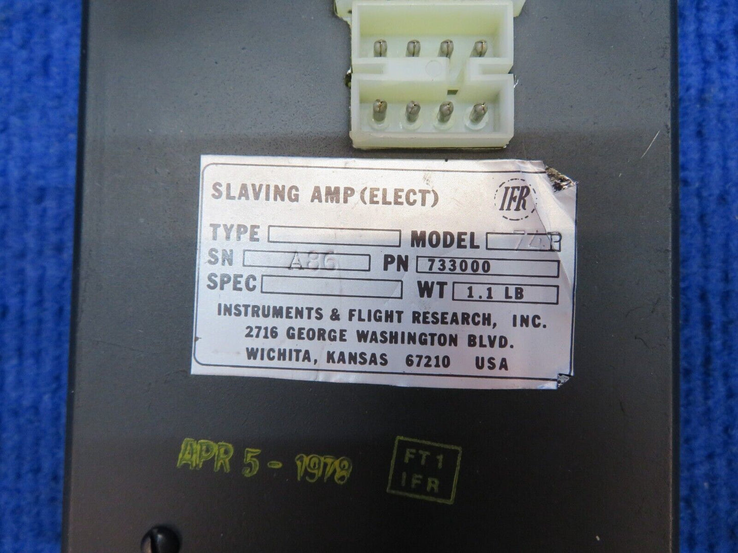 Instruments and Flight Research INC 74P Slaving Amp P/N 733000 (0622-858)