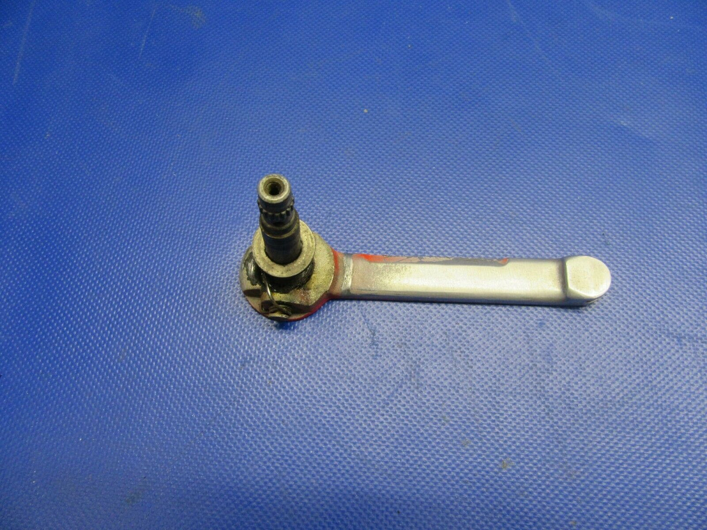 Cessna 210 / P210N Cabin Door Handle & Spindle 2117128-1, 0811893-7 (0521-313)