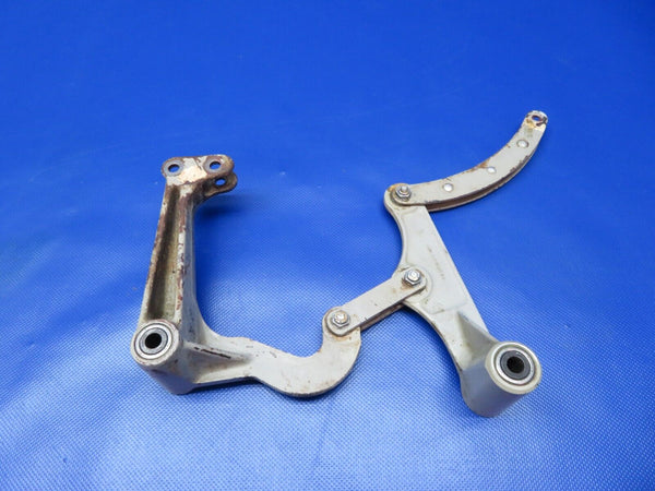 Early Cessna 310 / 310B Idler Arm Bellcrank MG LH P/N 0841106-1 (1223-220)