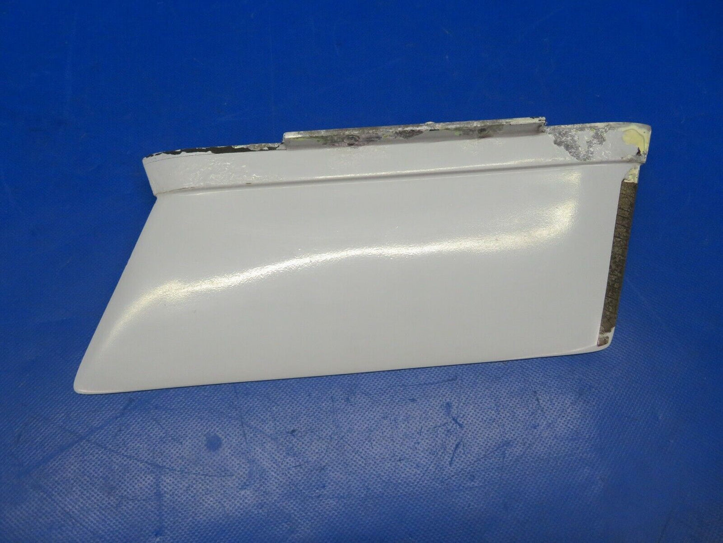 Beech Baron 58P Communications Components Antenna P/N 35-5038 (0320-318)