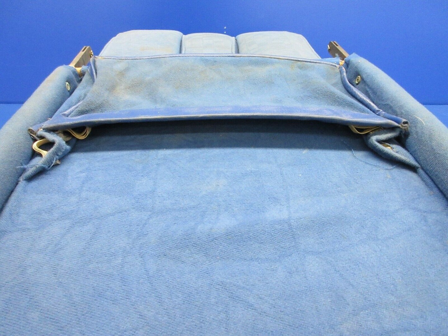 Cessna 210 Seat Back and Bottom Co-Pilot P/N 1214113-3 FOR PARTS (1223-620)