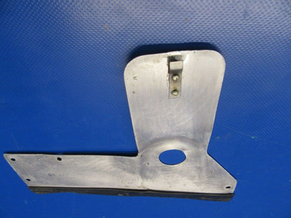 Beech Baron 95-B55 Cover Assy Jack Pad RH P/N 000-100100-2 (1217-87)
