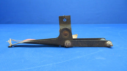 Piper PA-25 Latch Assy AFT Distributor Attachment P/N 61779-00 NOS (0523-129)