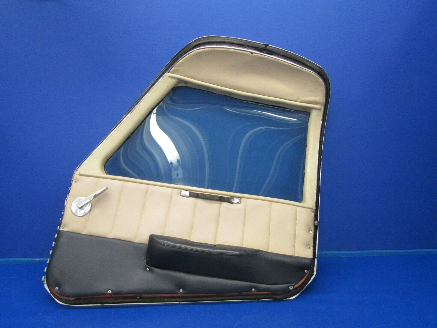 Cessna 310 / T310Q Cabin Door Assembly w / Key P/N 0891002-203 (0619-222)