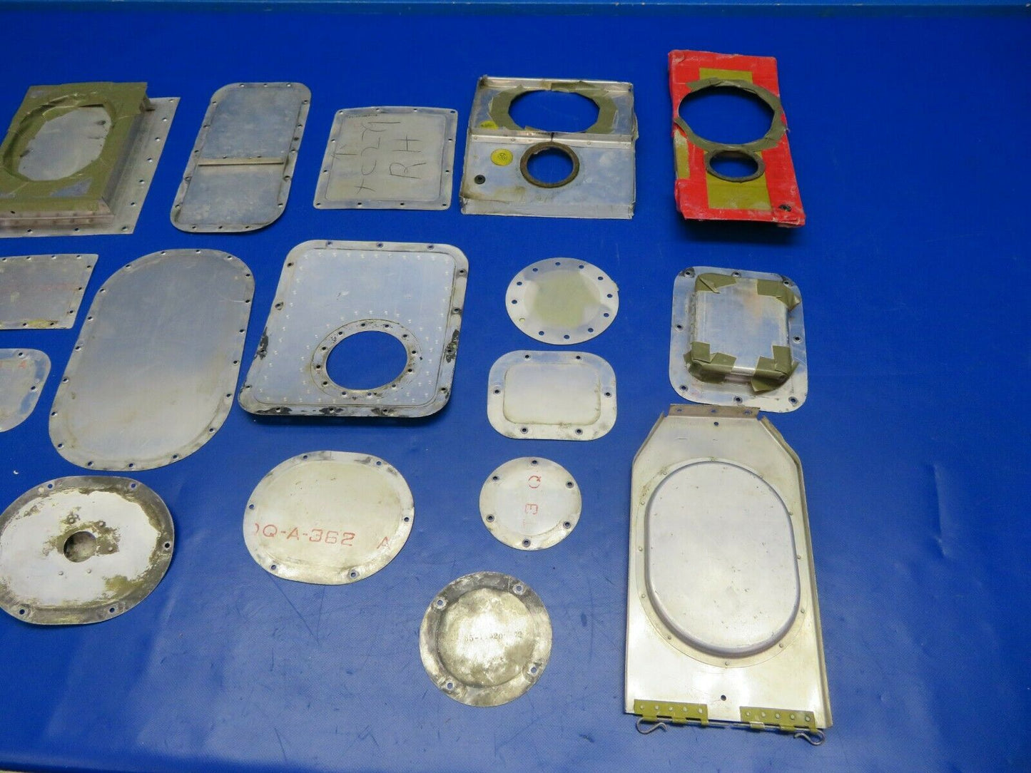 1962 Beech Baron 95-A55 Inspection Panels RH Wing 1 LOT (0420-374)