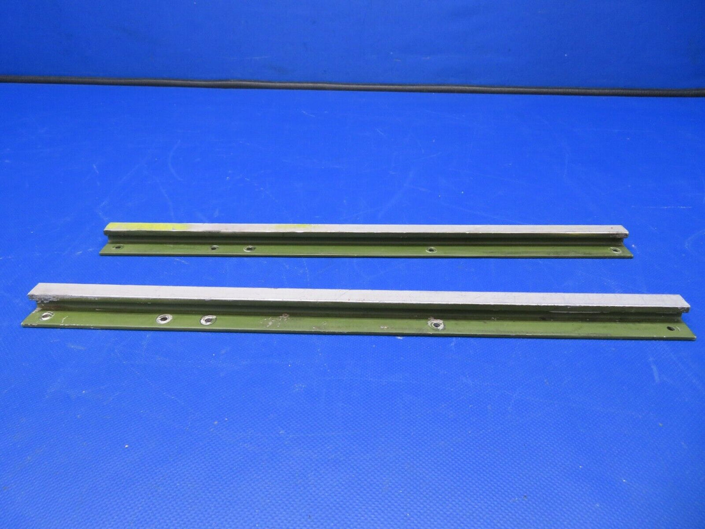 Beech 95-B55 Baron Seat Tracks 2nd / Middle Row P/N 002-430021-39 (0721-718)