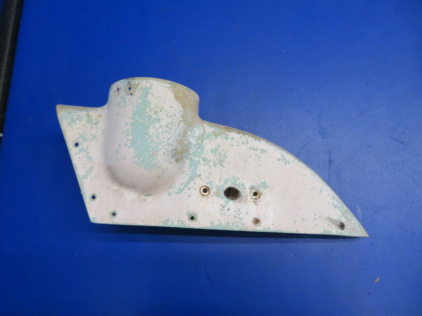 Cessna 172 / 172C Skyhawk Vertical Fin Tip Rotating Beacon 0531007-3 (0821-820)