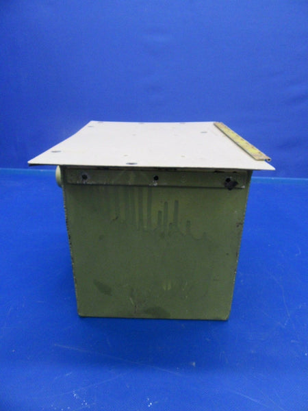 Beech Baron 58P Battery Box w/ Lid Holds 2 G25 P/N 002-400001-53 (0318-252)