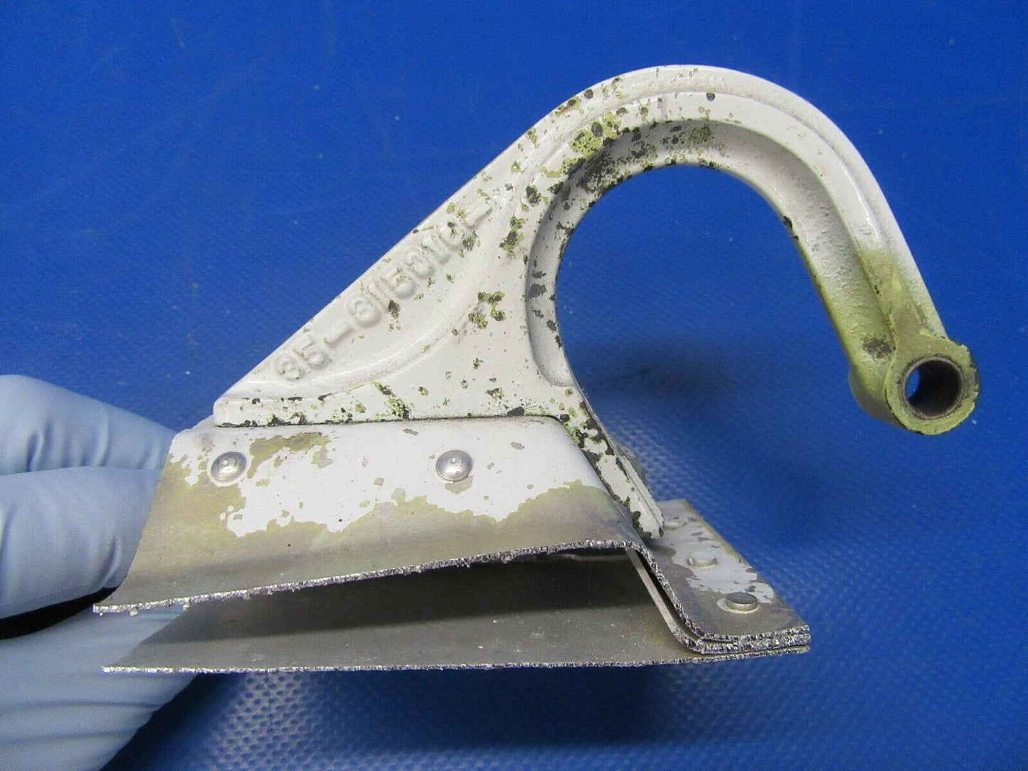 Beech 95-B55 RH INBD MLG AFT Door Hinge 35-81566-1 (0819-114)