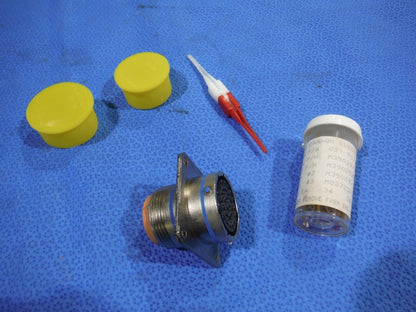 ITT Cannon Circular Connector  P/N MS3472L18-32S  (1015-32)