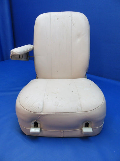 Cessna 401 Pilot Seat P/N 5014047-3 (0523-09)